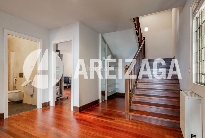 Foto c4b84866-8cf9-4a68-a41c-18e75810edbf. Piso en paseo de ulía 145 ulía vivienda de gran superficie, con imponentes vistas, balcones, garaje, instalaciones deportivas sauna. en Donostia - San Sebastián