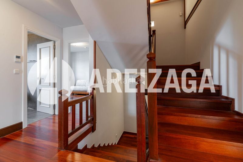Foto e748d980-43db-46f8-bc05-2df05a337152. Piso en paseo de ulía 145 ulía vivienda de gran superficie, con imponentes vistas, balcones, garaje, instalaciones deportivas sauna. en Donostia - San Sebastián