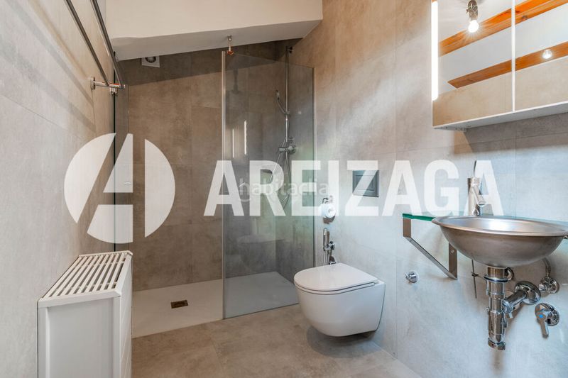 Foto f0e3b34d-addf-4b88-a5d1-50a748dea868. Piso en paseo de ulía 145 ulía vivienda de gran superficie, con imponentes vistas, balcones, garaje, instalaciones deportivas sauna. en Donostia - San Sebastián