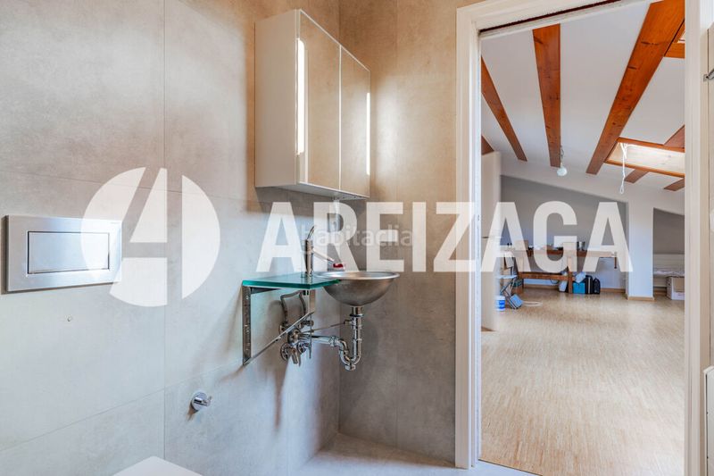 Foto f780335d-b945-4fd8-a55b-2e0dc5a3b932. Piso en paseo de ulía 145 ulía vivienda de gran superficie, con imponentes vistas, balcones, garaje, instalaciones deportivas sauna. en Donostia - San Sebastián