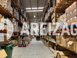 Miete Fabrikhalle  Egiburuberri pasealekua ibilbidea. Estupenda nave diáfana, con buena maniobrabilidad para trailers,