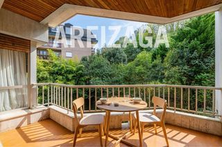 Pis a Pío baroja pasealekua 8. Junto al hotel costa vasca, piso con terraza al sur. el precio i