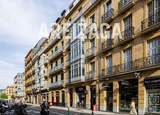 Etagenwohnung in San Martin Kalea