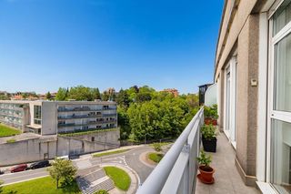 Appartement à Ibaeta. Piso en lugaritz con derecho de superficie, octavo con luz, gara