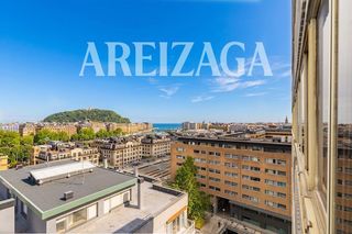 Appartamento in Mandasko dukearen pasealekua duque mandas 30. Piso de esquina, con preciosas vistas sobre la ciudad. trastero