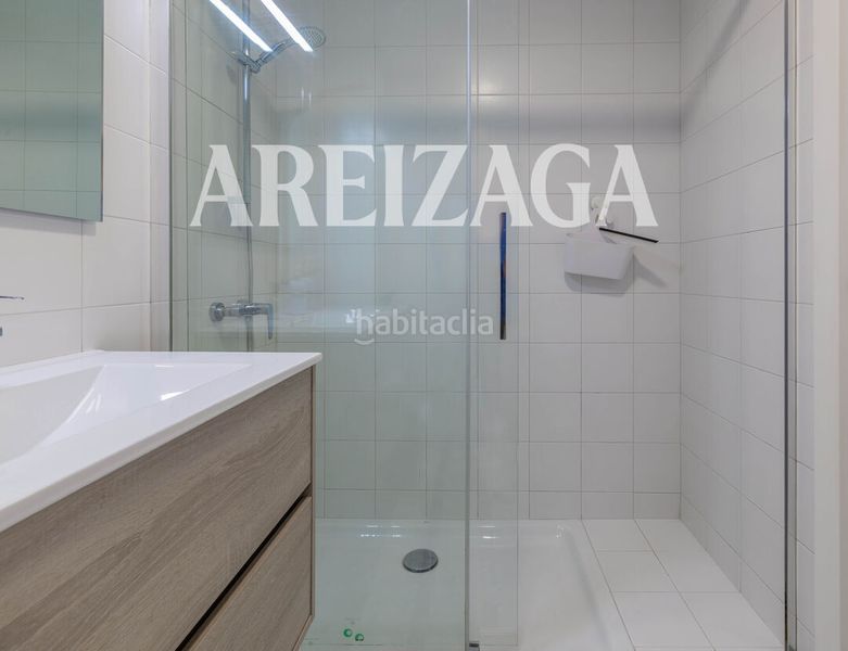 Foto 2992b68a-b154-4bb0-b858-f1820074232e. Piso zona alta Egia, piso muy luminoso, a 2 fachadas, en buen estado. en Donostia - San Sebastián