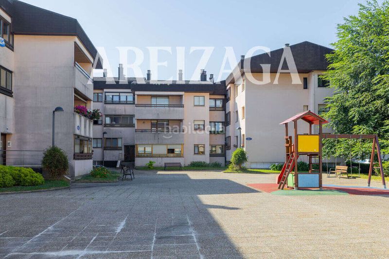 Foto cde5c693-fc0e-4f8f-9d3c-56eba0e9a77a. Piso zona alta Egia, piso muy luminoso, a 2 fachadas, en buen estado. en Donostia - San Sebastián