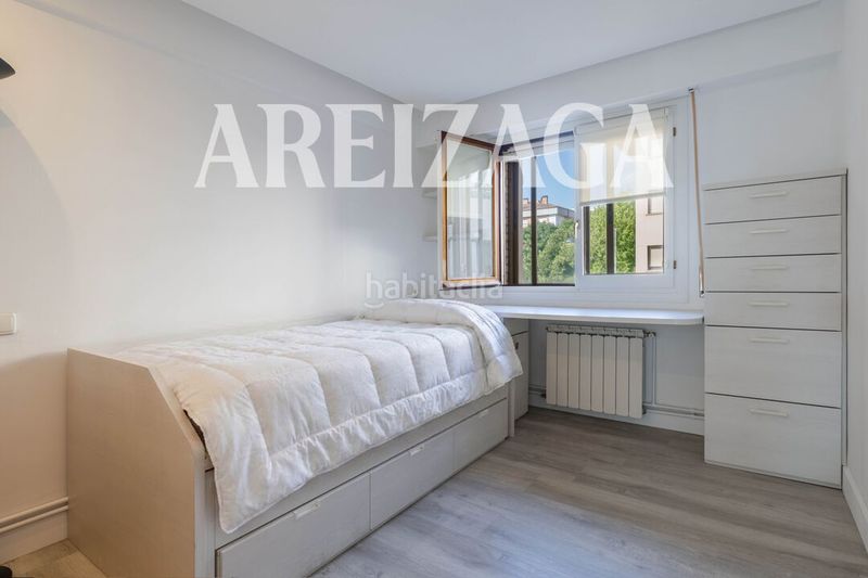 Foto d442bacf-0d02-4c35-955c-899d52c246fa. Piso zona alta Egia, piso muy luminoso, a 2 fachadas, en buen estado. en Donostia - San Sebastián