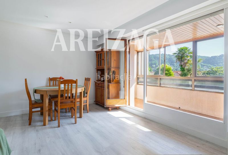 Foto dc18c2b2-faf3-4f8b-ae1a-be5594d49705. Piso zona alta Egia, piso muy luminoso, a 2 fachadas, en buen estado. en Donostia - San Sebastián