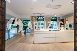 Miete Büro in San martin kalea 6. Precioso local comercial con posibilidad de acoger actividad de