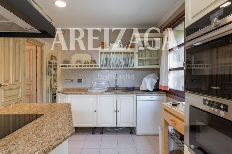 Foto f7a2ad88-5d44-43d4-8e3e-ea2027de6813. Casa amb calefacció aparcament piscina a Hondarribia