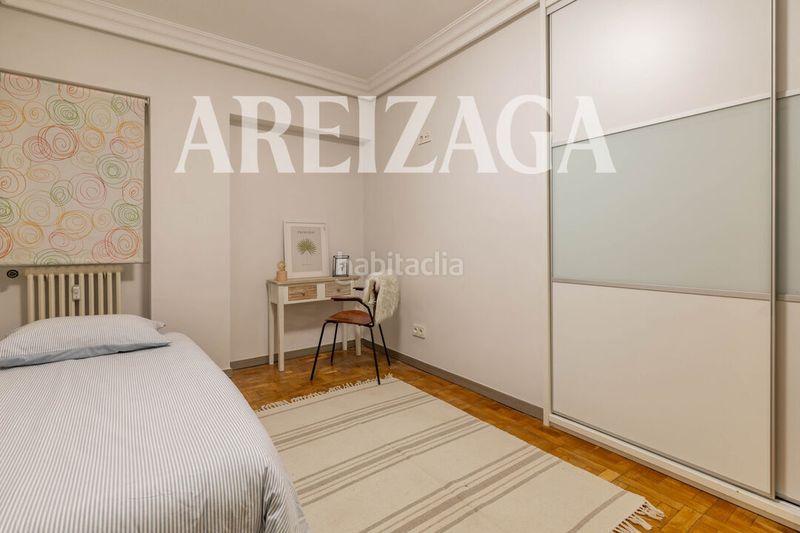 Foto 941a2be6-daa4-4087-a949-4720475d56e0. Piso en plaza las armerías 2 plaza armerias, piso exterior con terraza a la plaza zona peatonal, en edificio rehabilitado. en Donostia - San Sebastián