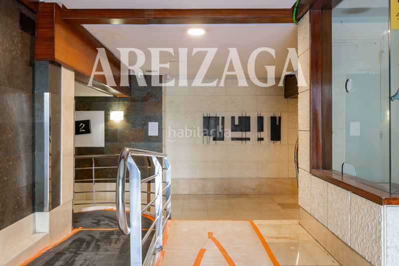 Foto d1dbda3d-5e42-49bb-8be6-788d8ee5c28d. Piso en plaza las armerías 2 plaza armerias, piso exterior con terraza a la plaza zona peatonal, en edificio rehabilitado. en Donostia - San Sebastián