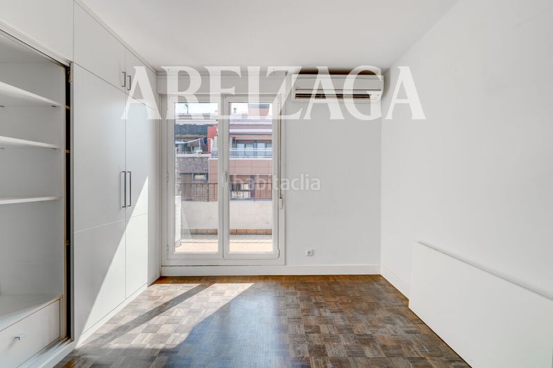 Foto 050820ba-dd9b-4707-b659-7b1c9b67e667. Piso en calle de rentería 1 luminoso estudio en planta alta con terraza de uso privativo en Gros en Donostia - San Sebastián