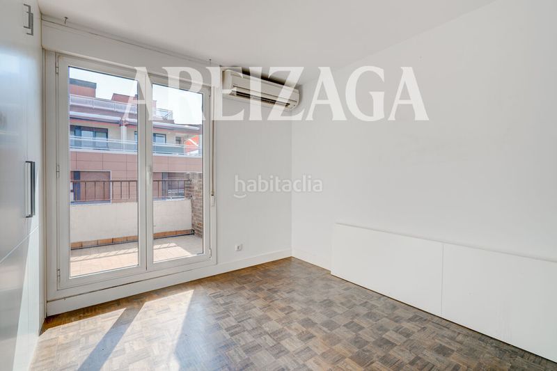 Foto 316fd663-95e4-4f0b-97bc-33d43ba37f33. Piso en calle de rentería 1 luminoso estudio en planta alta con terraza de uso privativo en Gros en Donostia - San Sebastián