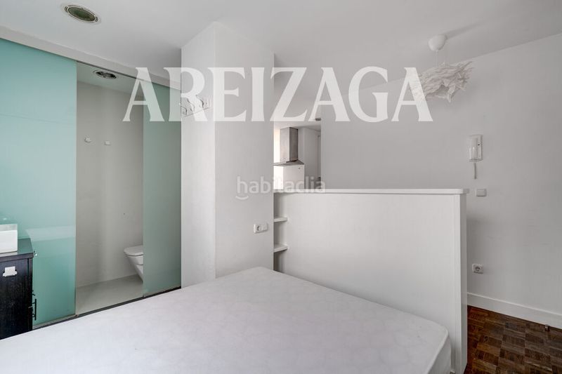 Foto 554fe7e1-3456-4844-bae1-a8140506dee4. Piso en calle de rentería 1 luminoso estudio en planta alta con terraza de uso privativo en Gros en Donostia - San Sebastián