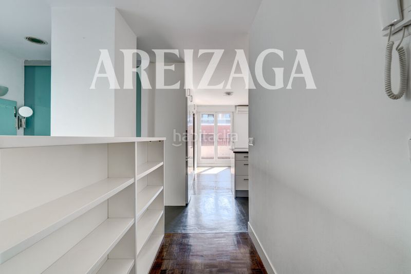 Foto 5e03a378-5867-4de1-be38-7257d6873d62. Piso en calle de rentería 1 luminoso estudio en planta alta con terraza de uso privativo en Gros en Donostia - San Sebastián