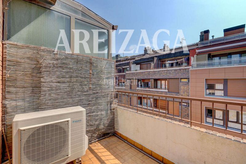 Foto 7a0663f8-6e43-4831-bc71-82df696731f9. Piso en calle de rentería 1 luminoso estudio en planta alta con terraza de uso privativo en Gros en Donostia - San Sebastián