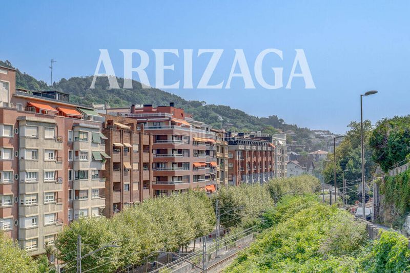 Foto 8dd0292f-8874-4e08-97ce-943d572780f7. Piso en calle de rentería 1 luminoso estudio en planta alta con terraza de uso privativo en Gros en Donostia - San Sebastián