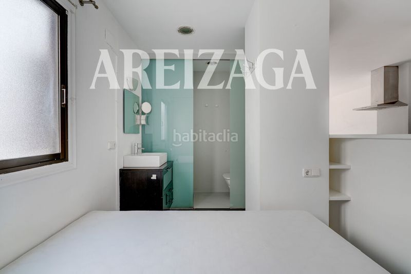 Foto bb30a452-02d8-42dc-83e6-c49a52f16ec9. Piso en calle de rentería 1 luminoso estudio en planta alta con terraza de uso privativo en Gros en Donostia - San Sebastián