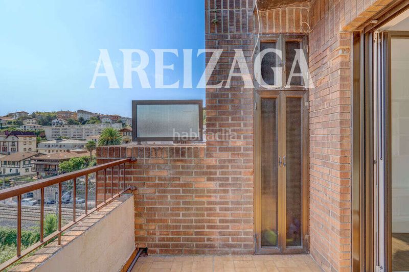 Foto d5e79365-dd61-479a-a502-9953dfd060bc. Piso en calle de rentería 1 luminoso estudio en planta alta con terraza de uso privativo en Gros en Donostia - San Sebastián