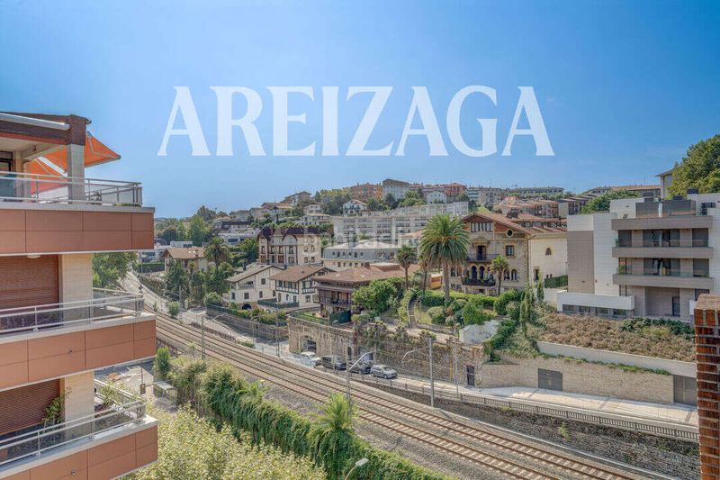 Foto e2df6502-ca1e-43d7-be00-74c2f1731e3f. Piso en calle de rentería 1 luminoso estudio en planta alta con terraza de uso privativo en Gros en Donostia - San Sebastián