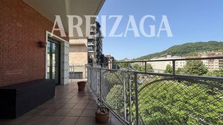 Lloguer Pis a Antiguo. Alquiler de piso de esquina con terraza en ondarreta, para alqui