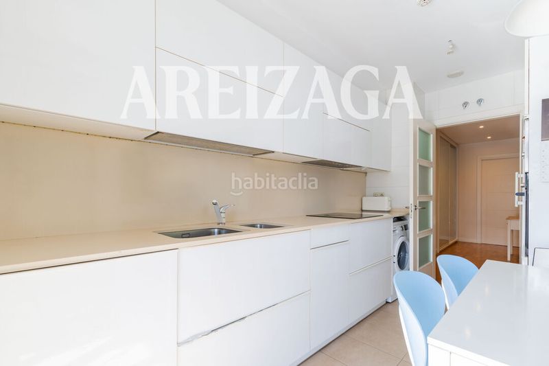 Foto 91f50c5f-6b06-4d40-8c65-e13a1113e5af. Duplex with heating parking in Aiete Donostia - San Sebastián