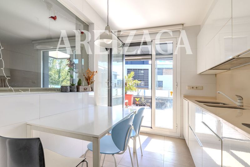 Foto ee1a6af5-9b6c-4a3d-a2db-885c0e06d309. Duplex with heating parking in Aiete Donostia - San Sebastián