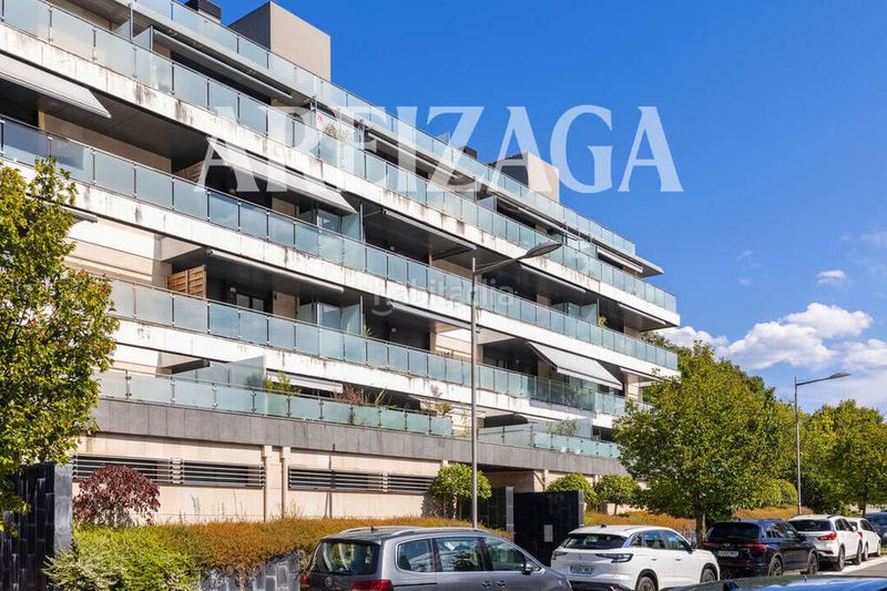 Foto f115aa86-1dc7-4ff8-b678-a89642c2d630. Duplex with heating parking in Aiete Donostia - San Sebastián