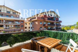Appartement  Calle mendigain. Acogedora vivienda en planta alta con terraza y garaje cerrado