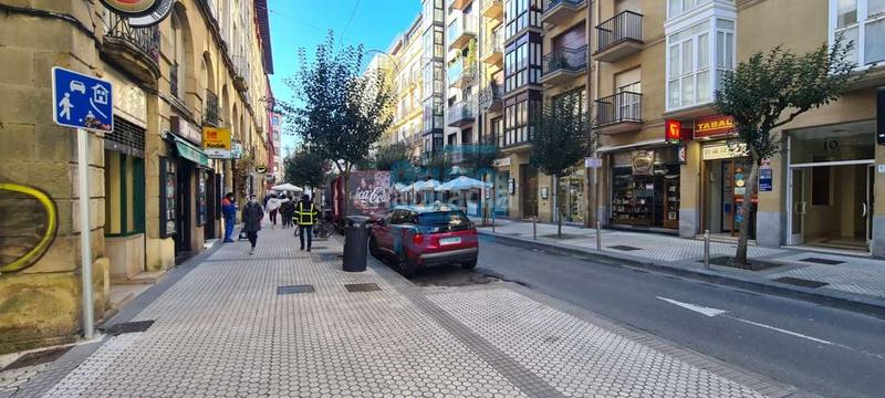 Foto 89626d18-adbf-4574-88fe-39eee7327e09. Lloguer local comercial a matia kalea 1 a Antiguo Donostia - San Sebastián