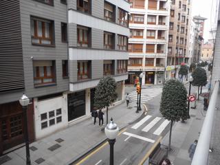 Miete Büro in Gijón - menendez valdes 11. Oficina instalada y exterior en pleno eje comercial de gijón!