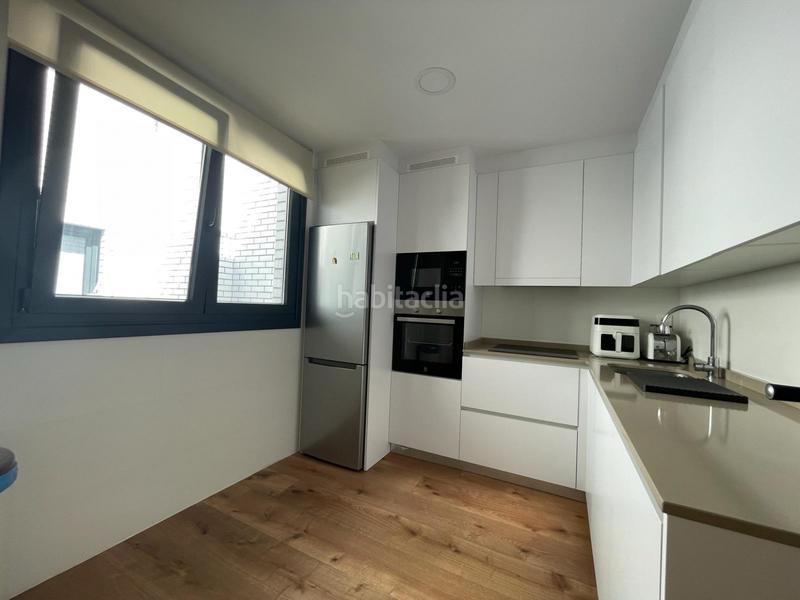 Foto ed6bbb05-5b68-4d50-a6f9-5efb37a61e03. Location appartement avec chauffage parking dans Centro Gijón