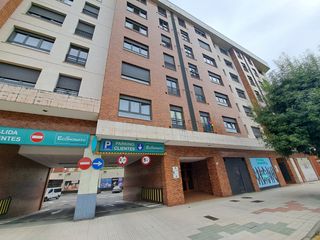 Miete Etagenwohnung  Gijón - avenida jose manuel palacio alvarez. Moreda, bien comunicada, impecable y muy soleada, con plaza de g