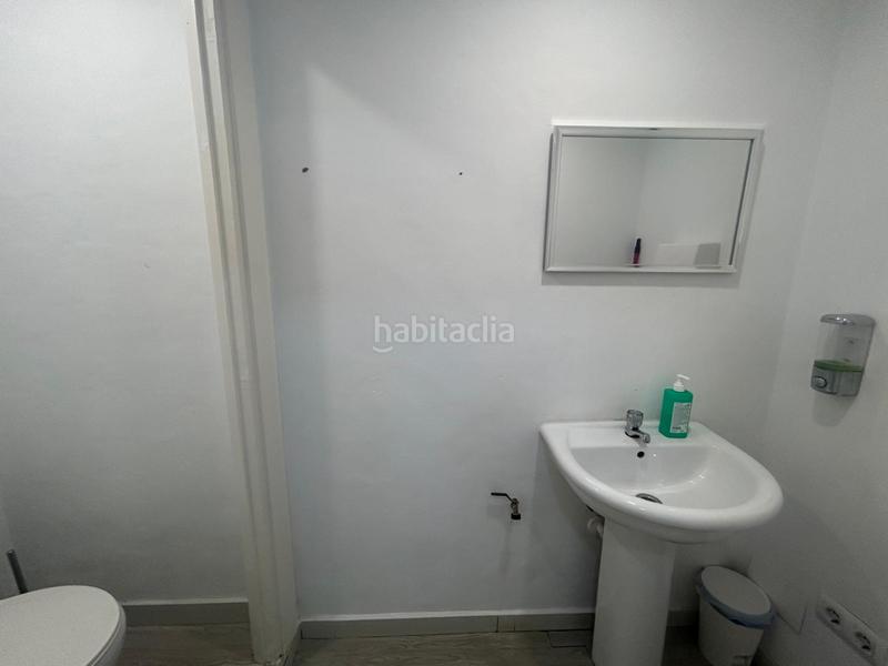 Foto e6a91bbe-d5ef-4652-9bdf-1e40b2cfa916. Alquiler local comercial se ofrece en alquiler un amplio local comercial en la zona de La Calzada. este local es una opción ideal para aquellos que buscan en Gijón