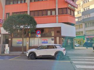 Location Local commercial  Gijón - prendes pando. Paseo de la infancia, local instalado, con amplios escaparates y