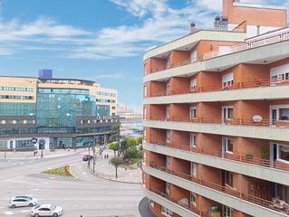 Pis  Oviedo - cl rio san pedro. Centro, quinta planta, amplia y luminosa, muy bien comunicada! u