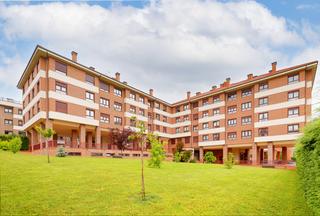 Etagenwohnung en Viesques. Viesques, amplia e impecable vivienda de 3 dormitorios, tercera