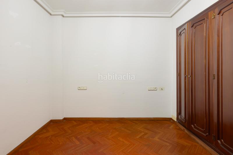 Foto d62bfe00-7ebb-44b7-8dfe-8227b1ee291f. Appartamento con riscaldamento parcheggio in Plaza de América Oviedo