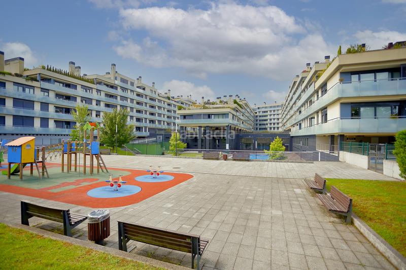 Foto c0a542d3-f498-45cb-ac07-2bc6288106aa. Piso en Oviedo - cl tapia de casariego 01 la manjoya, la tranquilidad y el lujo de vivir en plena naturaleza, y a la vez, a tan solo 5 minutos del centro . situada en Oviedo