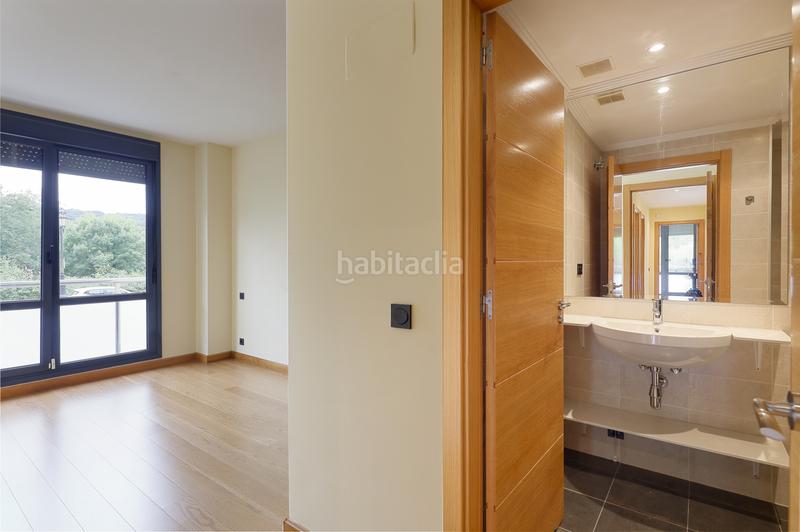 Foto f9e3e462-edb3-4b94-9076-cc3e6b2e29ad. Piso en Oviedo - cl tapia de casariego 01 la manjoya, la tranquilidad y el lujo de vivir en plena naturaleza, y a la vez, a tan solo 5 minutos del centro . situada en Oviedo