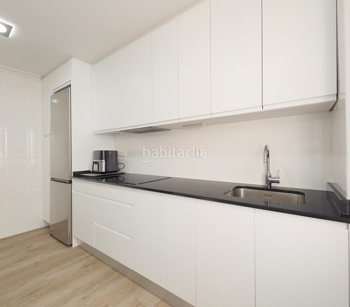Foto 0b4d6913-a7dc-4476-9a71-32f038b78f60. Piso espléndido piso en el corazón tu hogar ideal espera si sueñas con vivir en el vibrante Centro , a tan solo 5 minu en Gijón