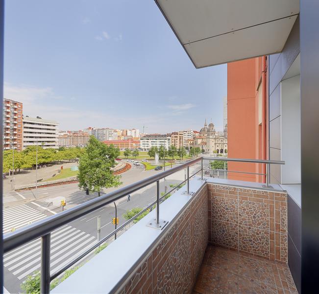 Foto 3c1a4700-28df-444f-aeb2-27e900f51485. Piso espléndido piso en el corazón tu hogar ideal espera si sueñas con vivir en el vibrante Centro , a tan solo 5 minu en Gijón