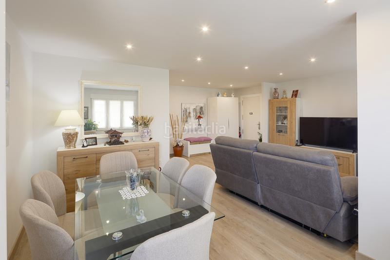 Foto 5f6d86b1-e6c0-477d-8009-28305f2af658. Piso espléndido piso en el corazón tu hogar ideal espera si sueñas con vivir en el vibrante Centro , a tan solo 5 minu en Gijón