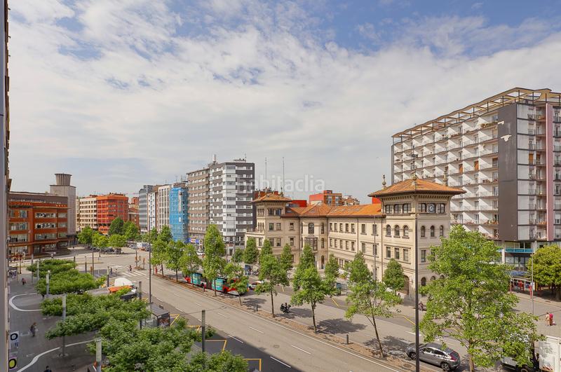 Foto b649f4c6-7ad2-402f-9db9-03c4e23c33f2. Piso espléndido piso en el corazón tu hogar ideal espera si sueñas con vivir en el vibrante Centro , a tan solo 5 minu en Gijón