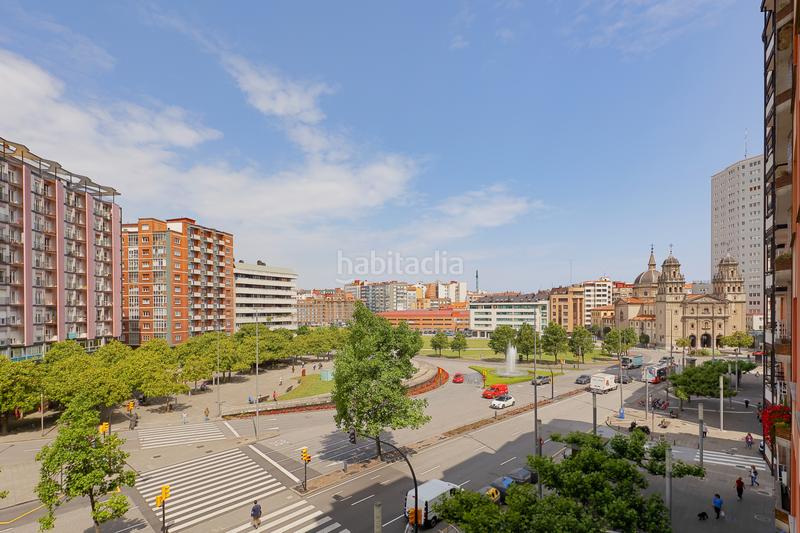Foto ca75cdc0-8b00-495c-8f2d-05799a97d9fe. Piso espléndido piso en el corazón tu hogar ideal espera si sueñas con vivir en el vibrante Centro , a tan solo 5 minu en Gijón