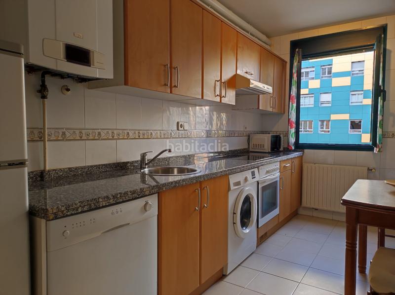 Foto c81e2236-aaa7-471b-82dd-5524e0399d32. Alquiler piso en Oviedo - plaza europa 1 alquiler huca los prados, amplio apartamento, amueblado a estrenar, completamente exterior, soleado, segunda planta, con trastero en Oviedo