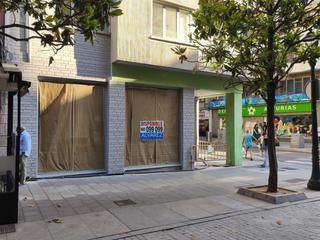 Rent Business premise  Gijón - cl donato arguelles. Centro, local en esquina, muy visible, frente a paso de peatones