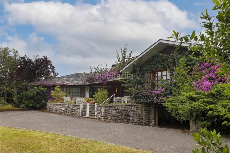 Foto 110e1952-45f9-46e8-bef7-57697cc90fc2. Maison avec chauffage parking dans La Guía Gijón